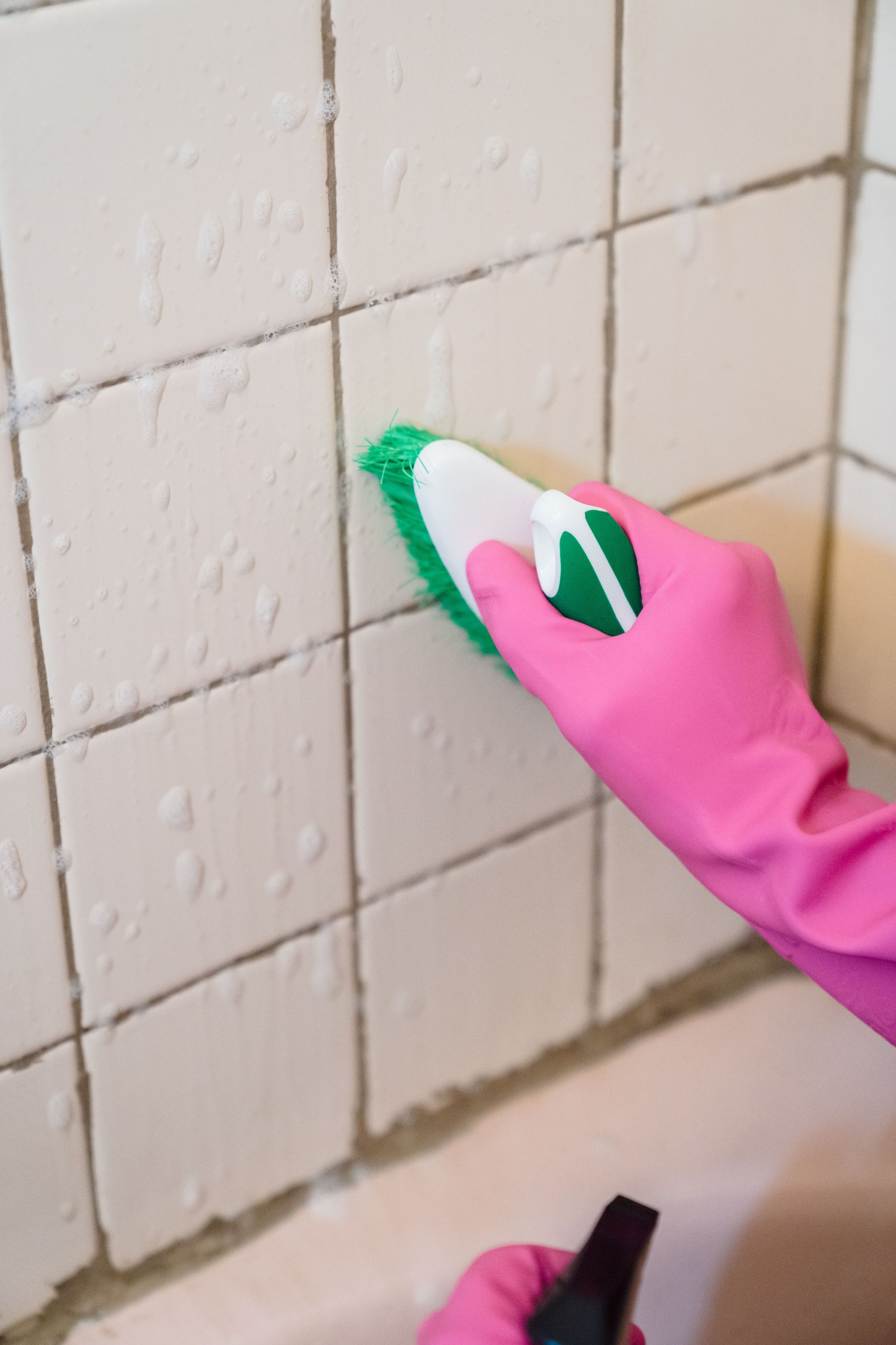 Deep scrubbing of tile and grout